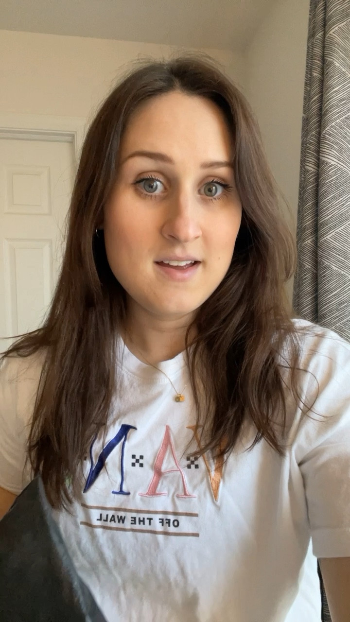 Abercrombie mini haul/try on👖

27 weeks preggy so yes, most things are for postpartum! I guessed a size up from prepreg size for the cargo pants. Usually a size 6 but ordered an 8. The rest of the shirts are all mediums! 

#LTKsalealert #LTKbump #LTKFind