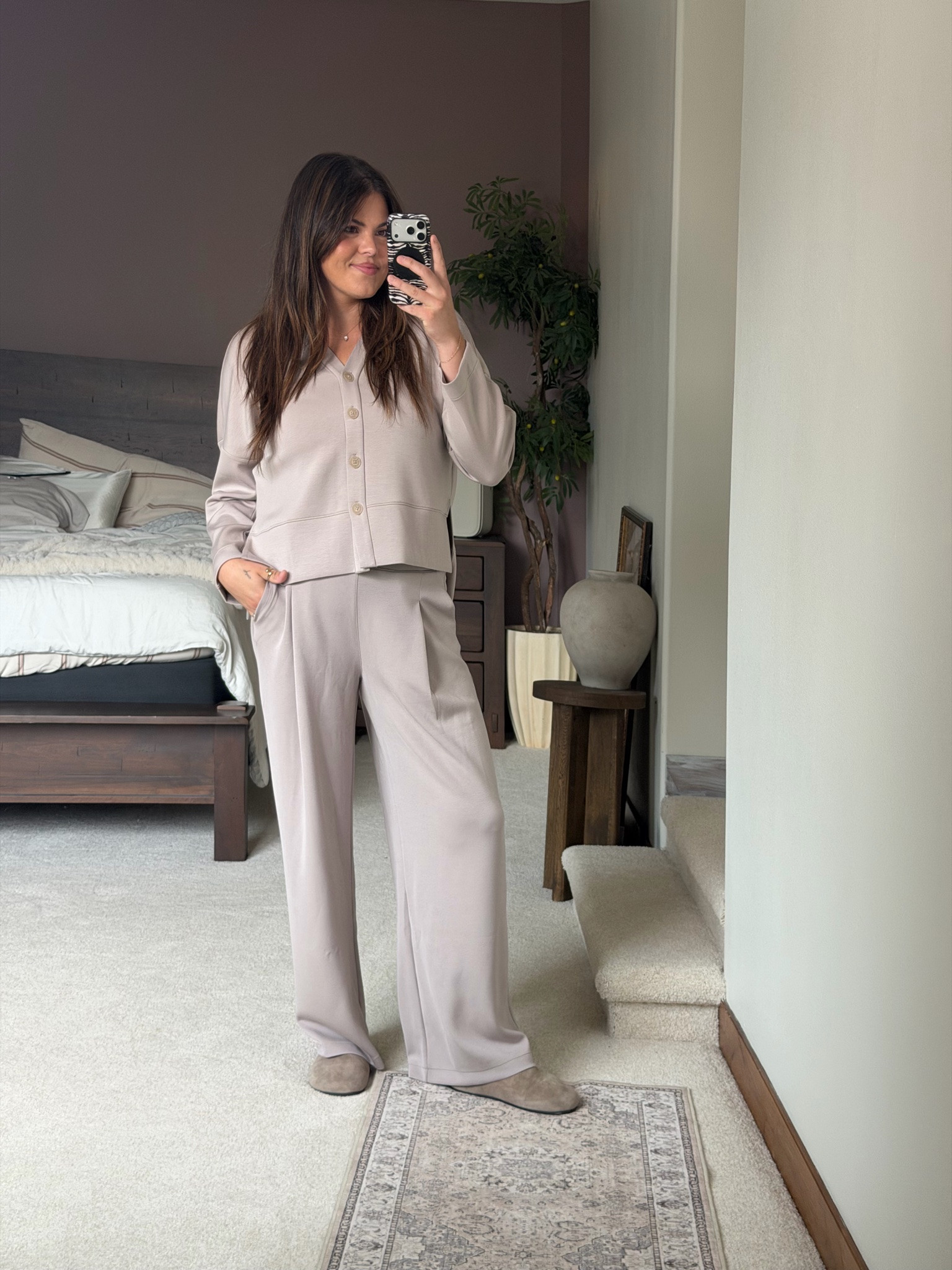 Work from home outfit/matching set for the Mom on the go / travel outfit 

Use code ERICAXSPANX for $ off
Wearing large in both
@Spanx ￼#SpanxPartner
