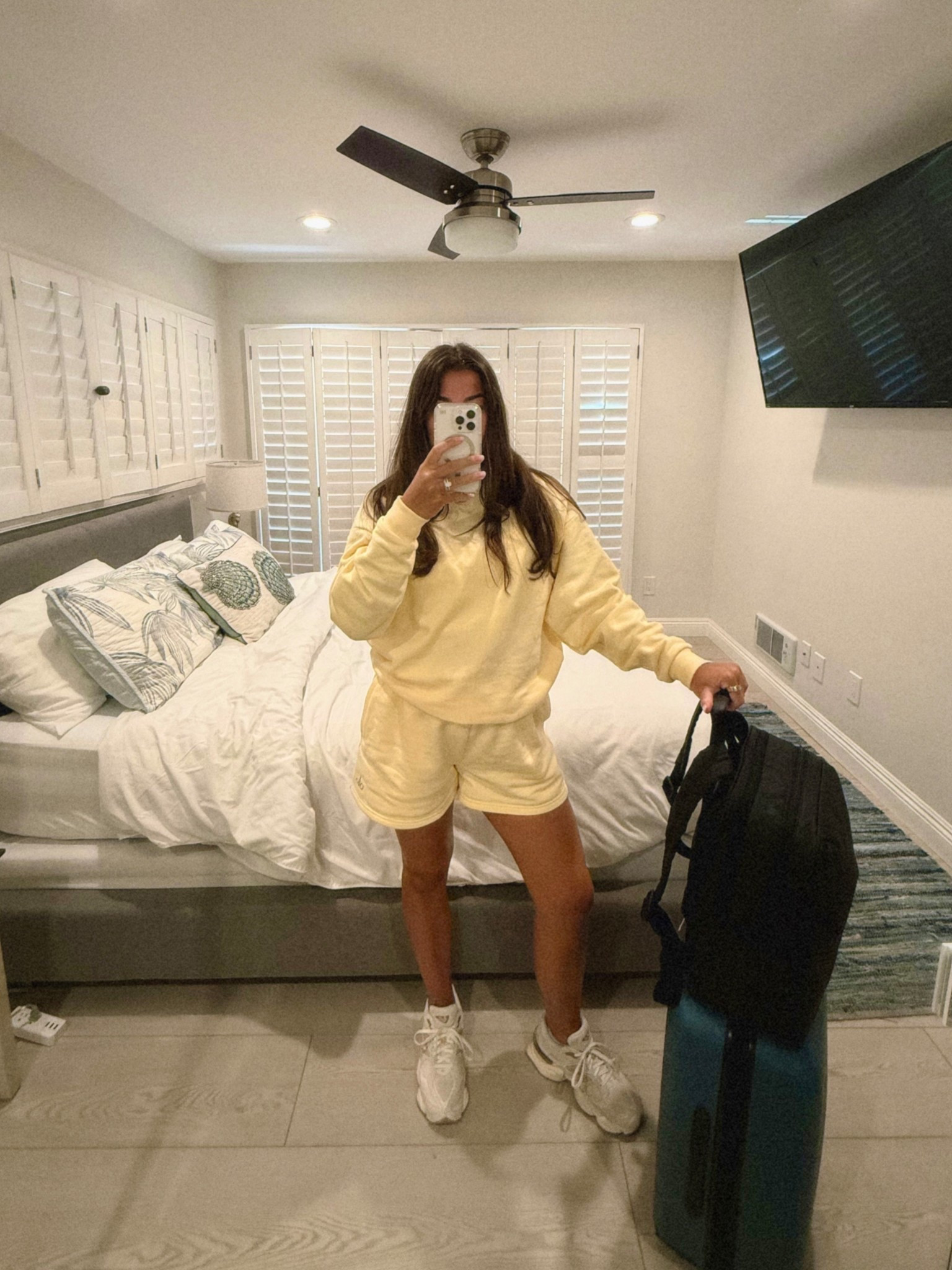 Comfiest travel set from Alo💛🍌🌝🌼🌙🐝

#LTKootd #LTKTravel #LTKActive
