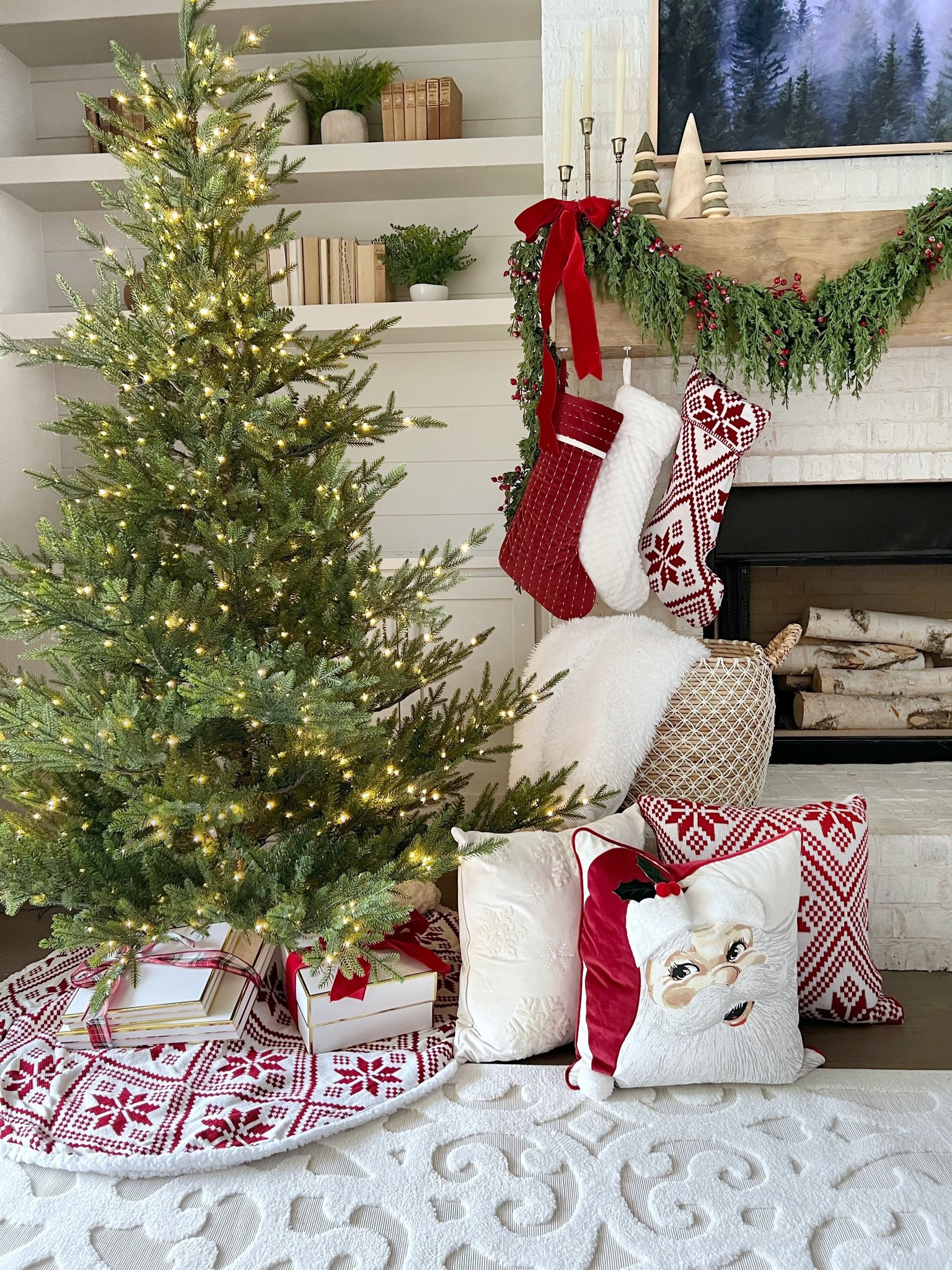 Christmas decor at Walmart 

#LTKHoliday #LTKSeasonal #LTKhome