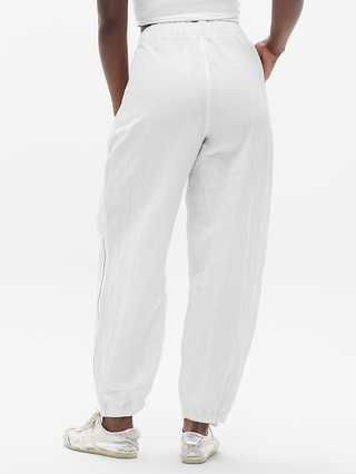 Pursuit Mid Rise Zip Jogger | Athleta