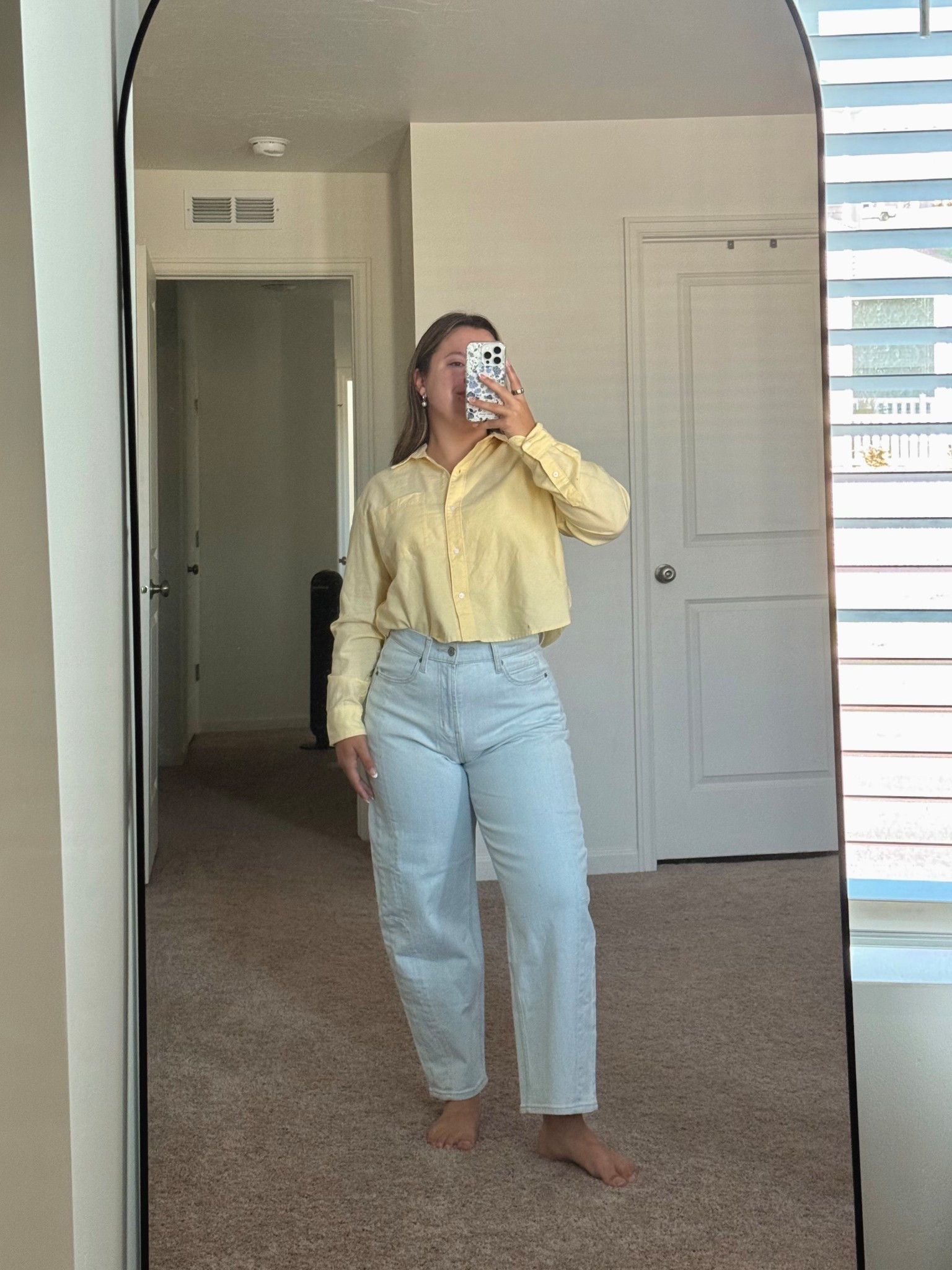 The cutest  office outfit ✨ this cropped button down is light weight and perfect for summer! 