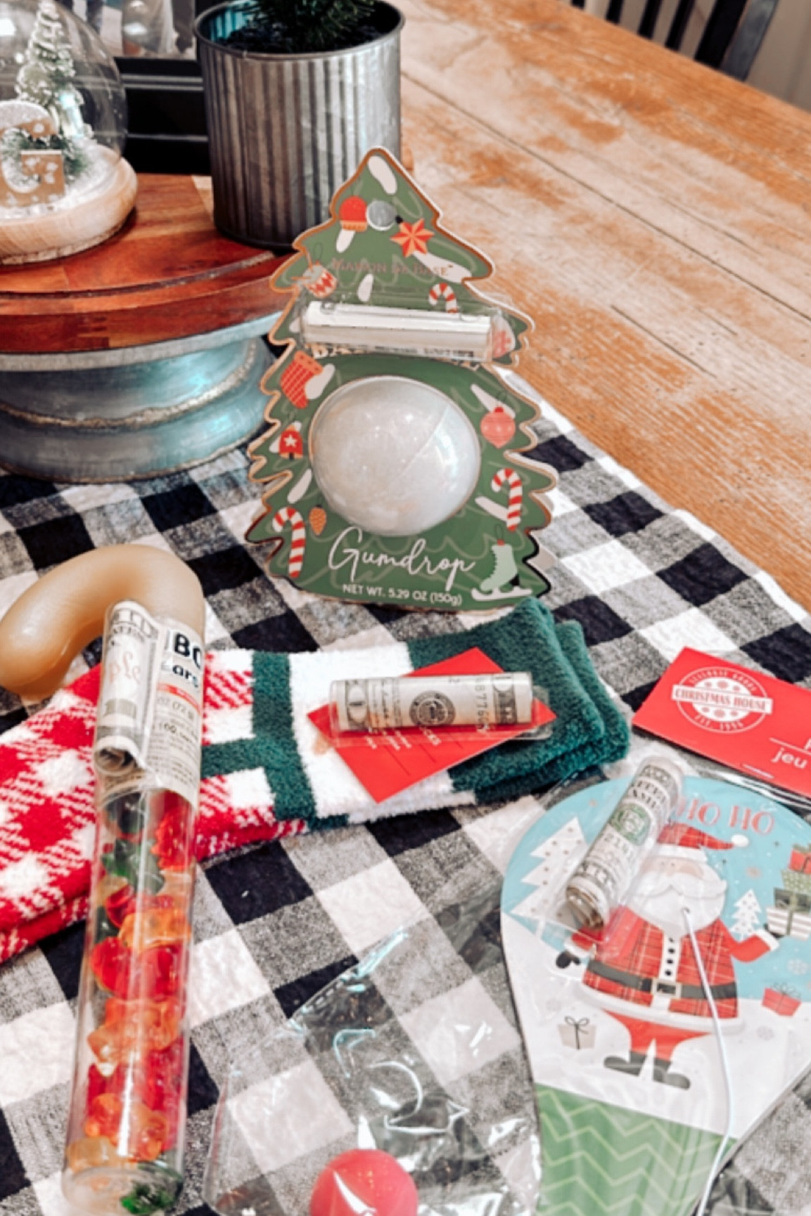 Gifting cash this holiday season? I love these little money holders! They stick on anything & make giving cash so much more fun 🖤

#LTKGiftGuide #LTKSeasonal #LTKHoliday