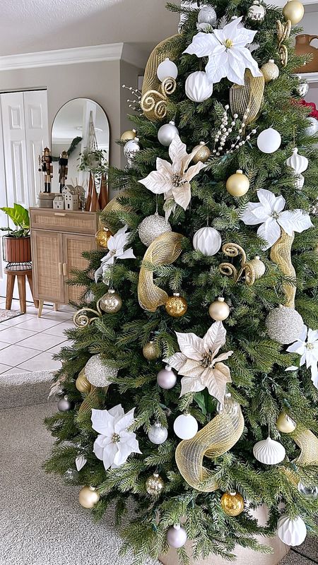 My 2023 Christmas Tree

How I styled my faux Christmas tree this year.

#christmastree #studiomcgee #target #christmasornaments #ornaments #neutralholidaydecor #neutralchristmasdecor #walmart #treecollar #treetopper #homedecor

#LTKSeasonal #LTKhome #LTKHoliday