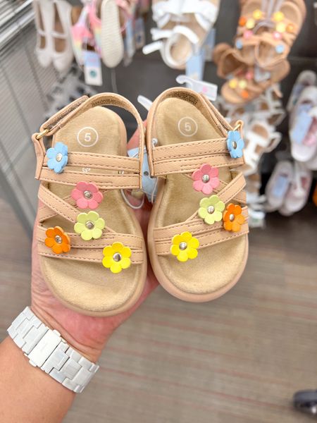 30% off toddler sandals 

Target finds, Target deals, toddler style 

#LTKKids #LTKFamily #LTKSaleAlert