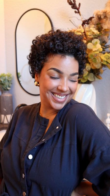 How I styled my short curly hair the other day! #hair #hairtutorial #curlyhair #naturalhair #washngo 
