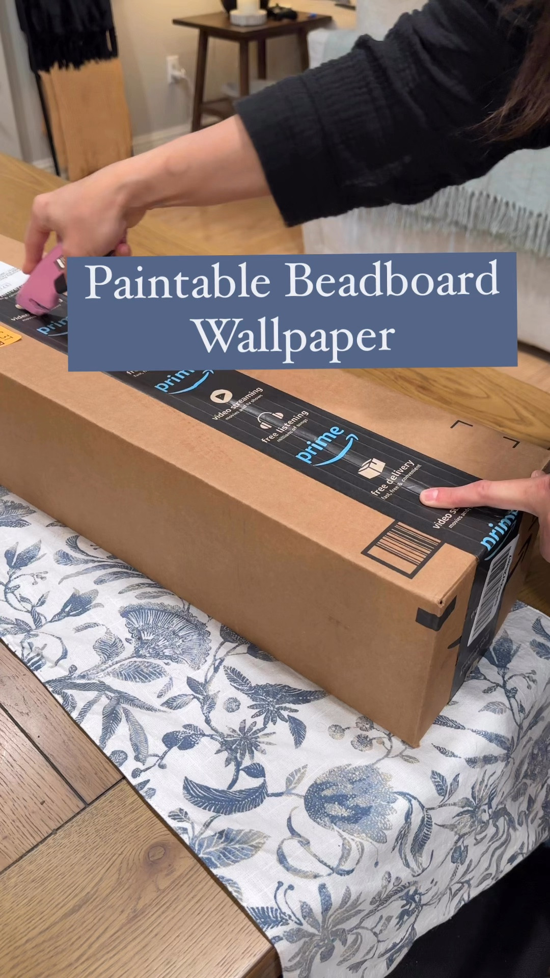 Paintable Beadboard Wallpaper! This stuff is so amazing! 🖤🖤

#LTKVideo #LTKFindsUnder50 #LTKHome