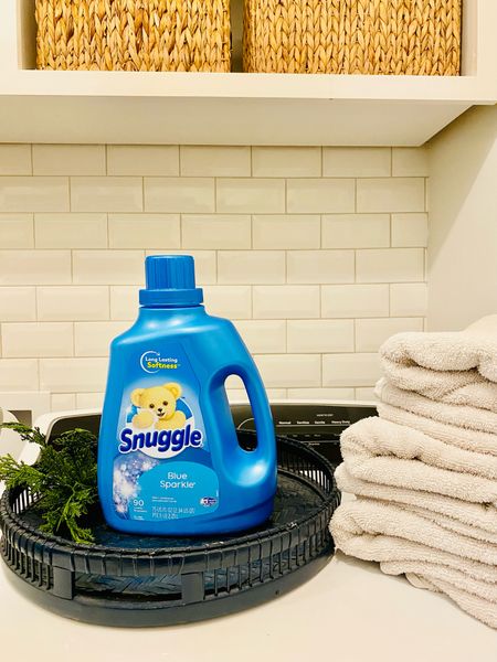 #WalmartPartner Get guest-ready for the holidays with Snuggle® Blue Sparkle® liquid fabric softener. A  clean blend of white floral and bright green citrus notes with warm woody notes—perfect for guest room sheets and towels. And the freshness lasts up to 30 days so you can check this task off of your list ahead of time. #IYWYK @walmart @snuggle_bear

https://bit.ly/40OrvAK

#LTKSeasonal #LTKHoliday #LTKhome