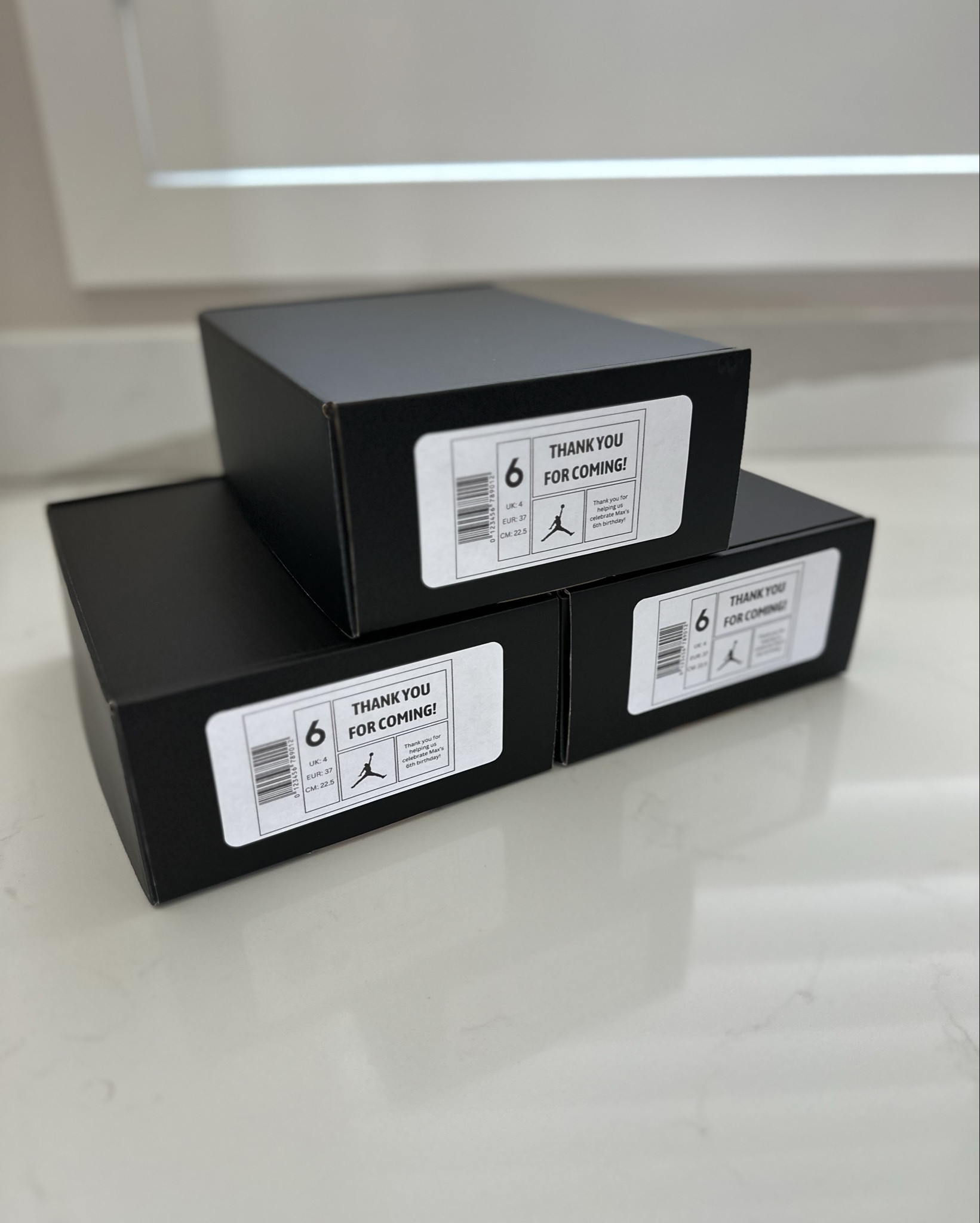 Nike Party Favor Shoe Boxes

Put together party favor boxes that look like your favorite sporty shoe brands!

#LTKKids #LTKFindsUnder50 #LTKGiftGuide