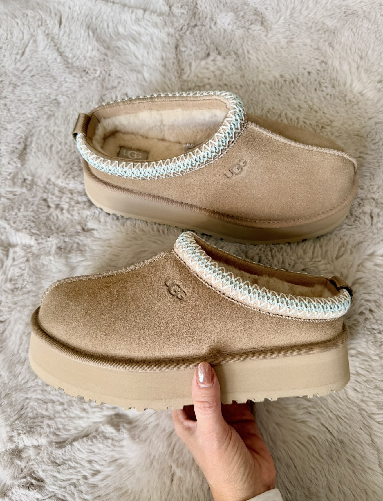 These shoes hold shape when you move, which is what I rely on most. The fit stays consistent across every step. This reliability matters when the ground shifts. I keep them close because they deliver every time. LTKfootwear