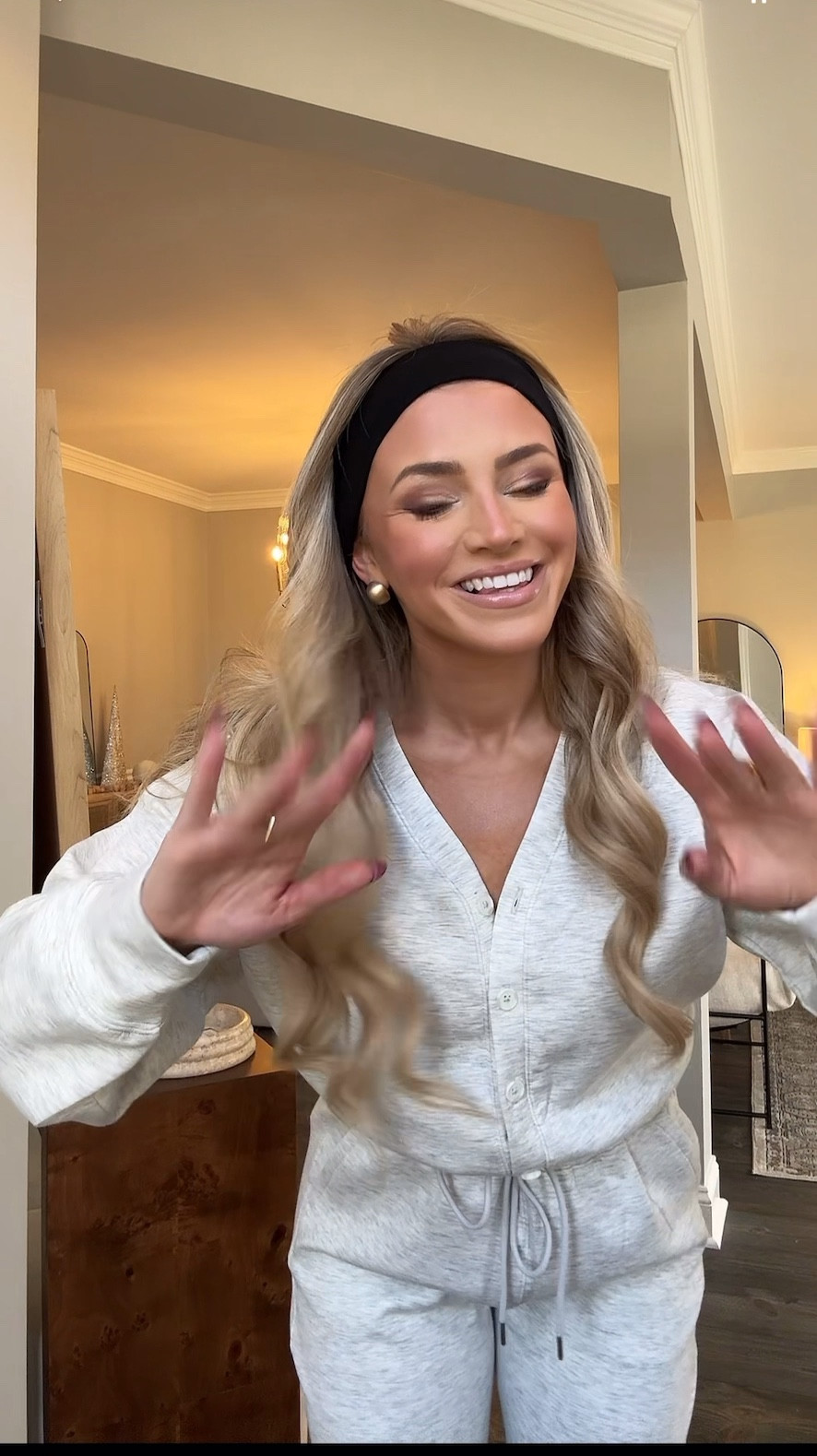 An activewear jumpsuit!? Yes please!!! I will be living in this. Also aren’t these headbands so fun?! The jumpsuit also comes in black. Wearing a size small.

#LTKHoliday #LTKActive #LTKVideo