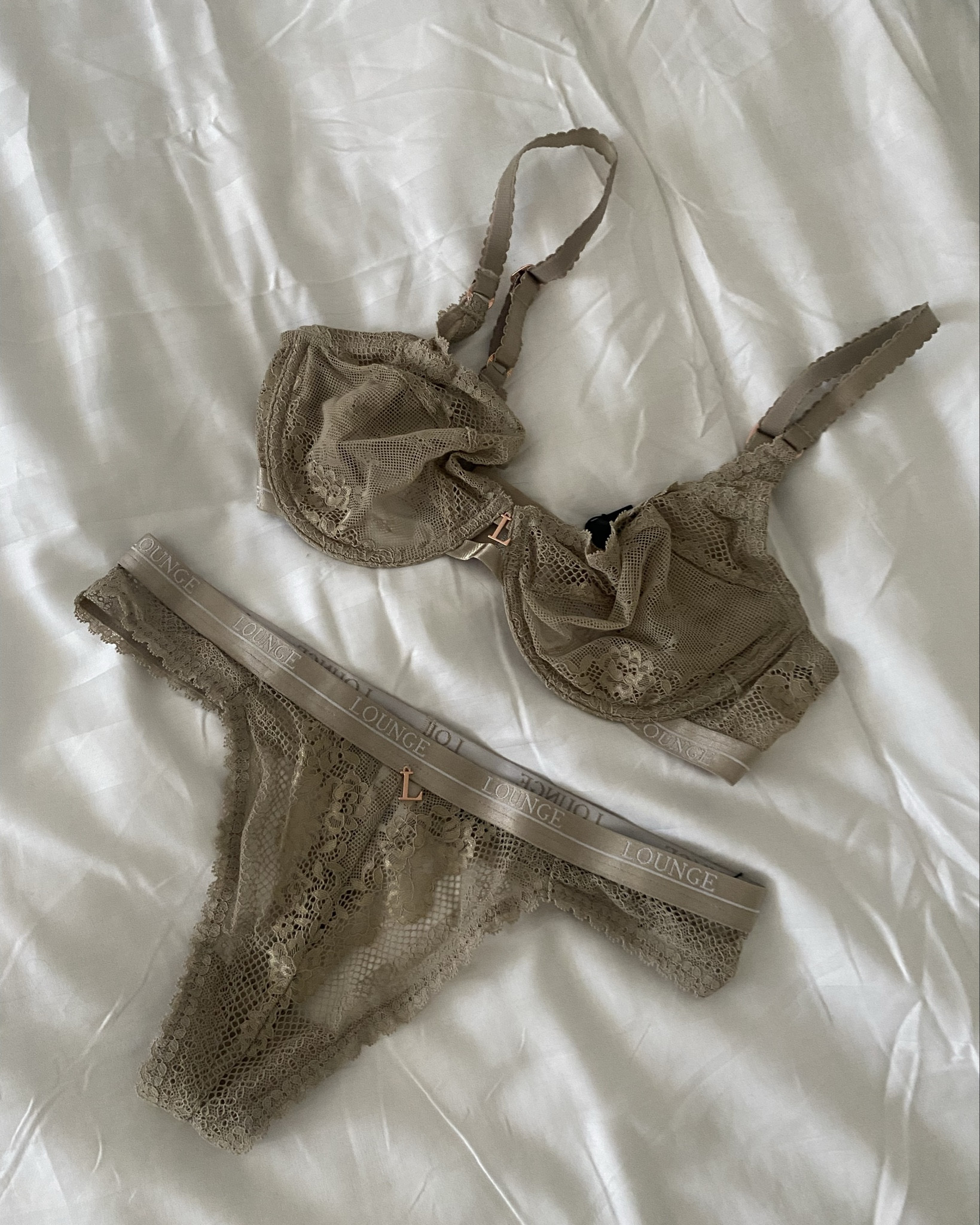 Liberty balcony set “olive” 🫒🤍


#LTKnederlands #LTKdatenight #LTKeurope