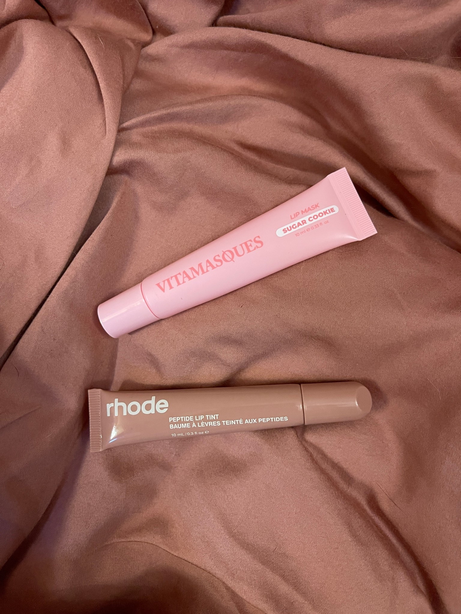 💋 Battle of the Balms | RHODE vs. @VITAMASQUES
Simliar formulas with peptides, Vitamasques makes a great dupe for those who want luxe-level care on a budget. 
#vitamasques #Rhodes #lipbalm #sephora #sephoradupe #TargetBeauty  


#LTKBeauty #LTKGiftGuide