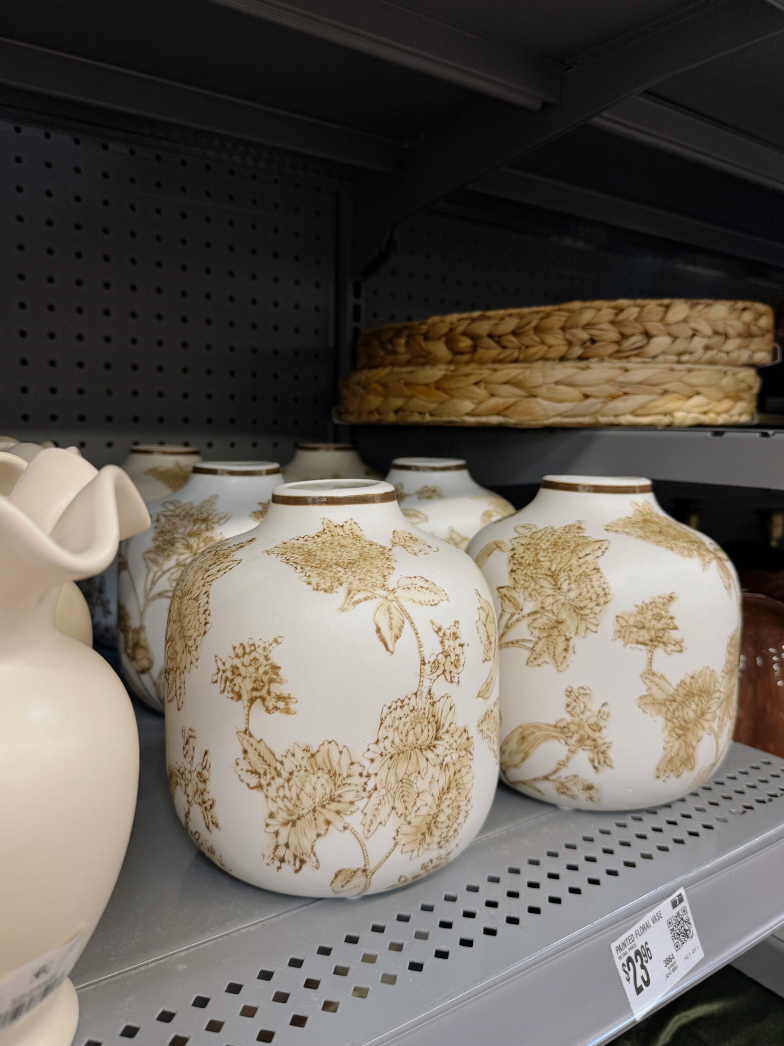 Gorgeous vase 😱

#LTKHome #LTKSeasonal