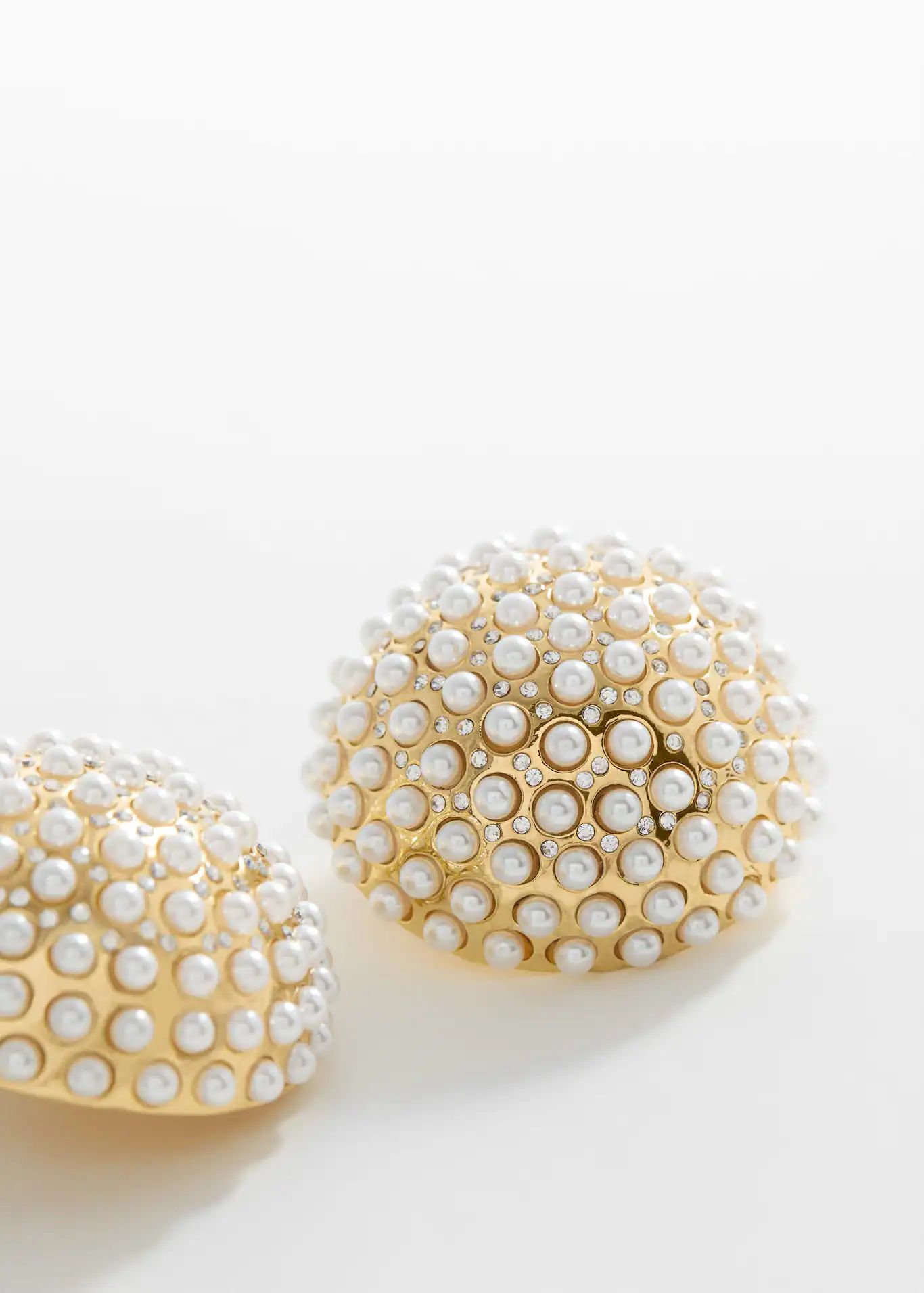 Spherical pearl-detail earrings | MANGO (US)