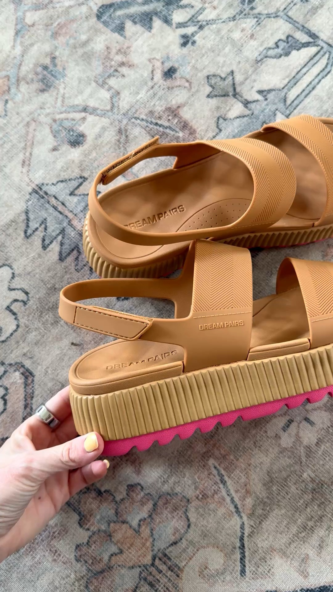 Just arrived and they are 10/10! Lightweight, affordable and comfy!

#LTKmomlife #LTKdayinmylife #LTKgrwm