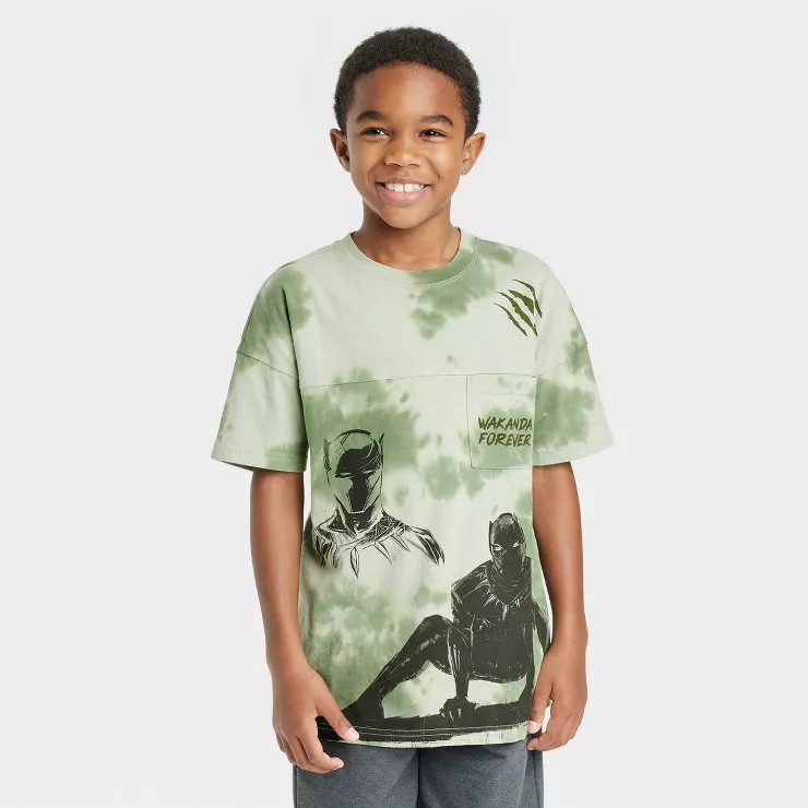 Boys' Marvel Black Panther x Nikkolas Smith Short Sleeve Graphic T-Shirt - Green | Target