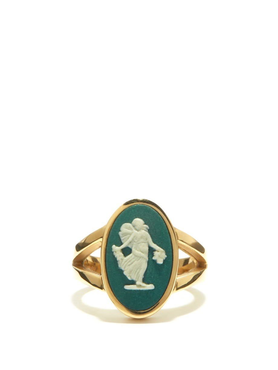 Dancing Hours Wedgwood cameo & gold signet ring | Ferian | Matches (US)