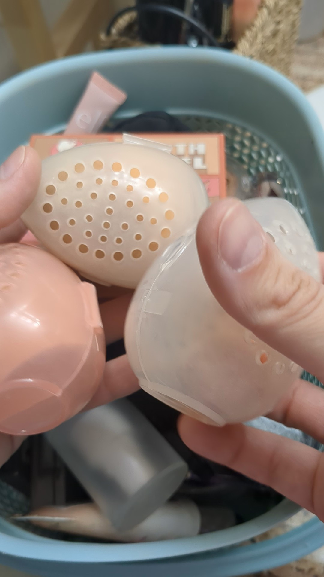 Make Up Accessory, Blender Case, Beauty Blender, Make Up Hack, Stocking Suffer

#LTKbeauty #LTKgiftguide