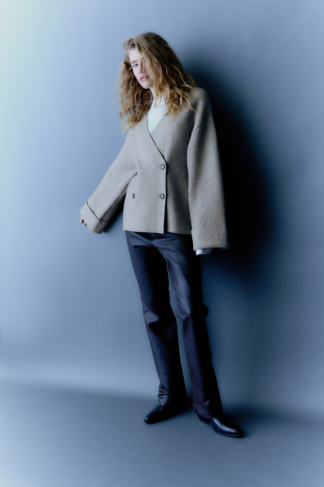 Zweireihiger Cardigan aus Wolle - V-Ausschnitt - Langarm - Greigemeliert - Ladies | H&M AT | H&M (DE, AT, CH, NL, FI)