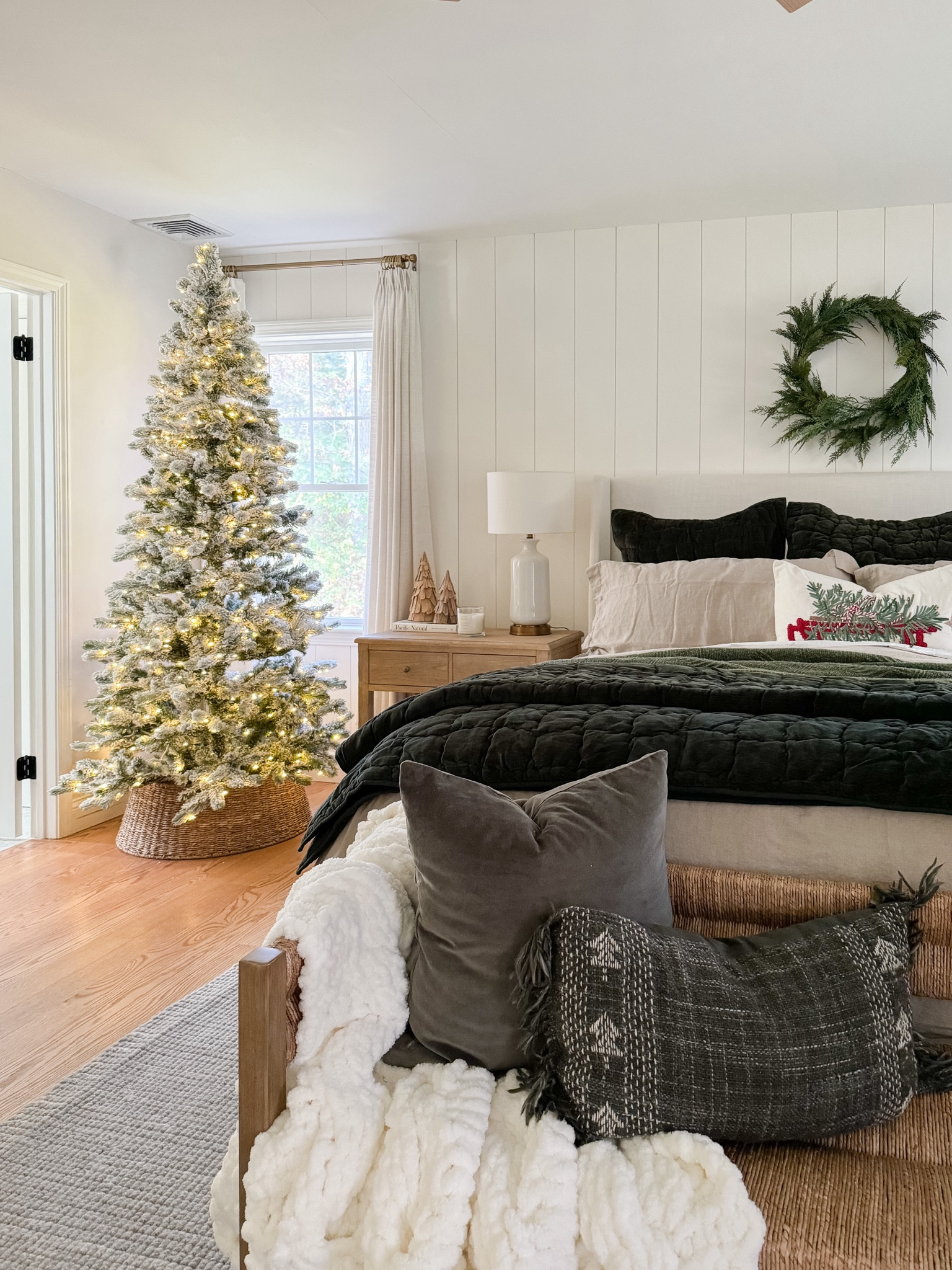 Modern Bedroom Design  holiday Coastal bedroom

Home design  Christmas Modern home  Home decor  Bedroom design  Bedroom inspo  Bedroom finds  Bed Decor  Bedsheets  

#LTKHoliday #LTKHome #LTKStyleTip