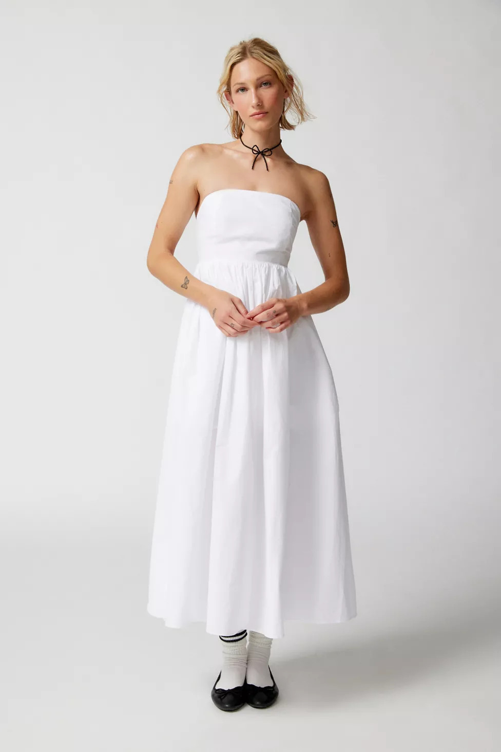 Glamorous Strapless Midi Dress | Urban Outfitters (US and RoW)