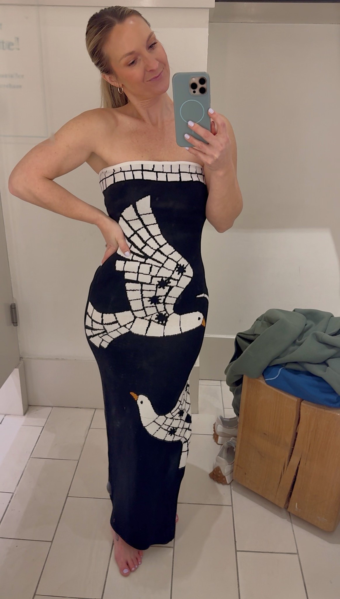 I felt in love with dress from Anthropologie.  Perfect for spring break or an upcoming tropical vacation.  

Wearing size Small (could maybe do medium) 

#LTKTravel #LTKSeasonal #LTKOver40