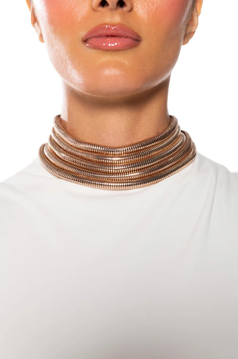 METAL ME STACKED CHOKER IN ROSE GOLD | AKIRA