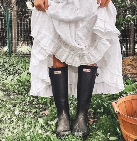 Gardening 🪴

White dresses, hunter rain boots, garden essentials, farm life, farm, boots, cowgirl 

#LTKU #LTKstyletip #LTKshoecrush
