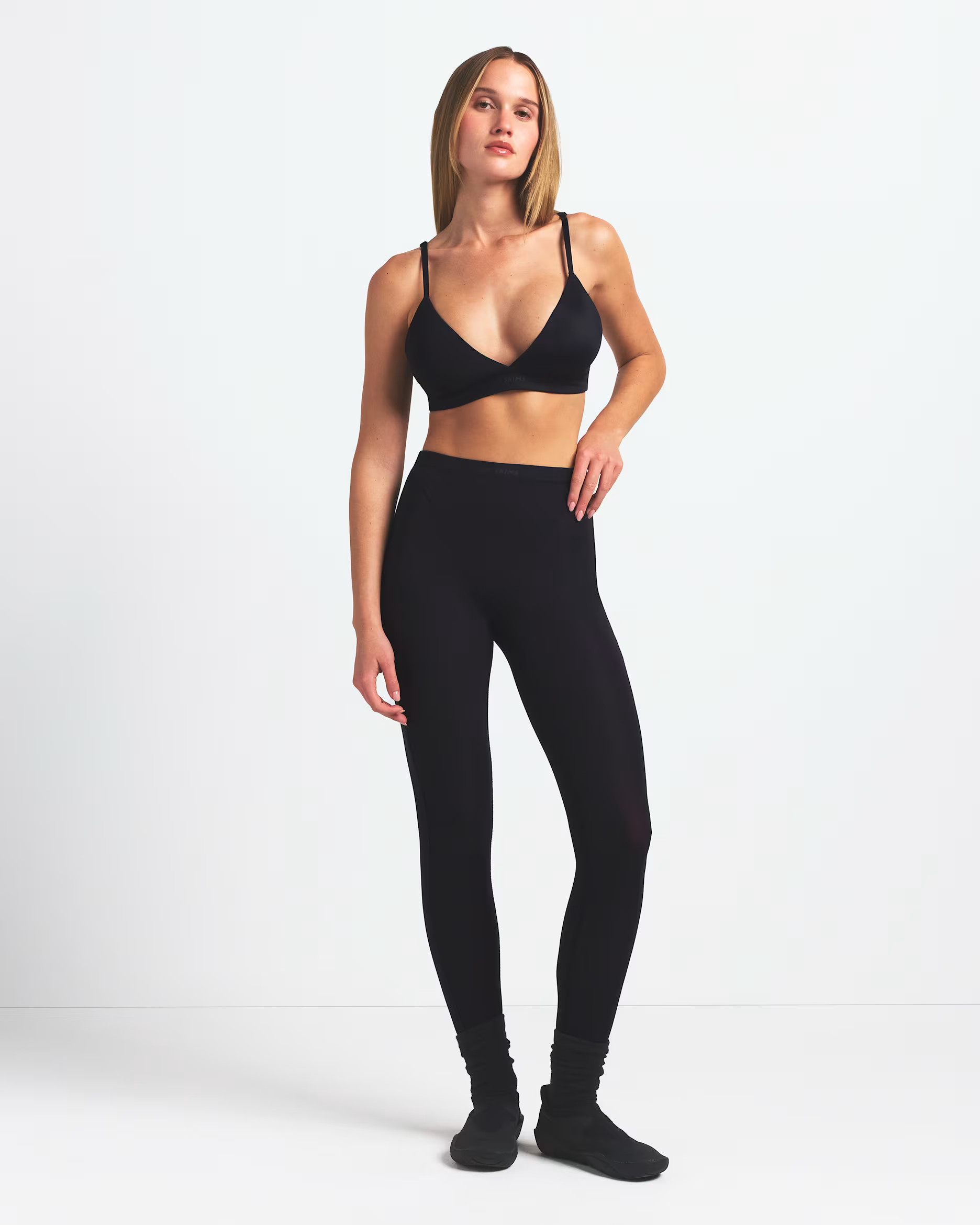NikeSKIMS Weightless Layers Women's High-Waisted V-Panel Leggings | Nike (US)