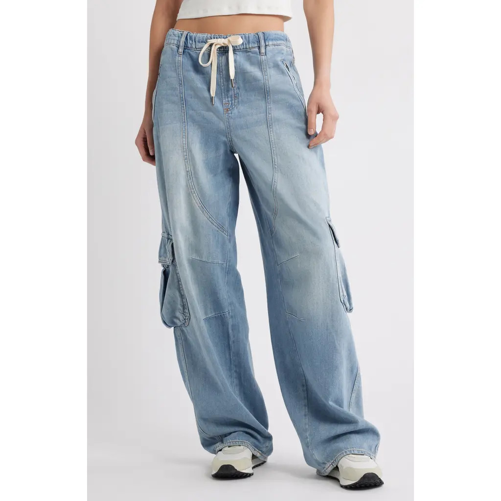 HIDDEN JEANS Cargo Barrel Jeans in Light Wash at Nordstrom, Size 24 | Nordstrom