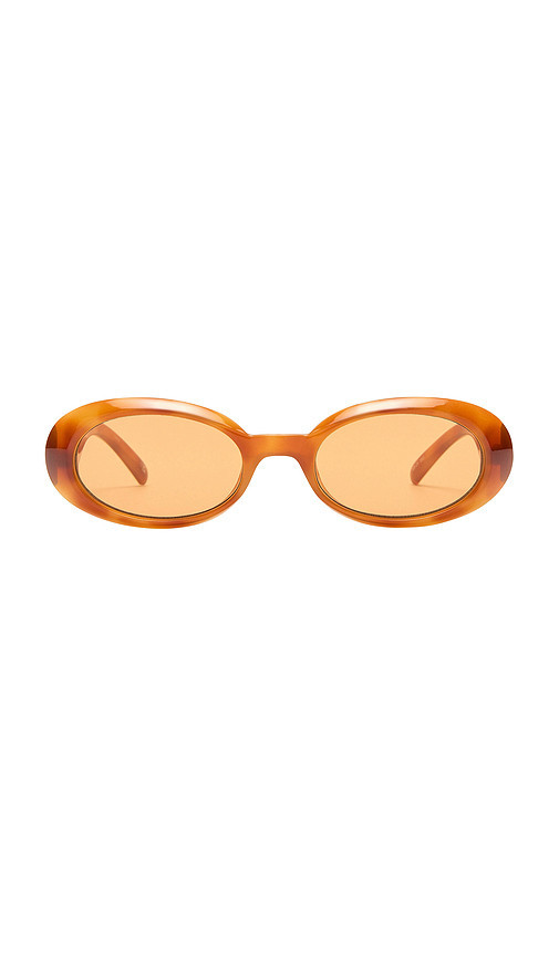 Le Specs Work It! Sunglasses in Orange. | Revolve Clothing (Global)
