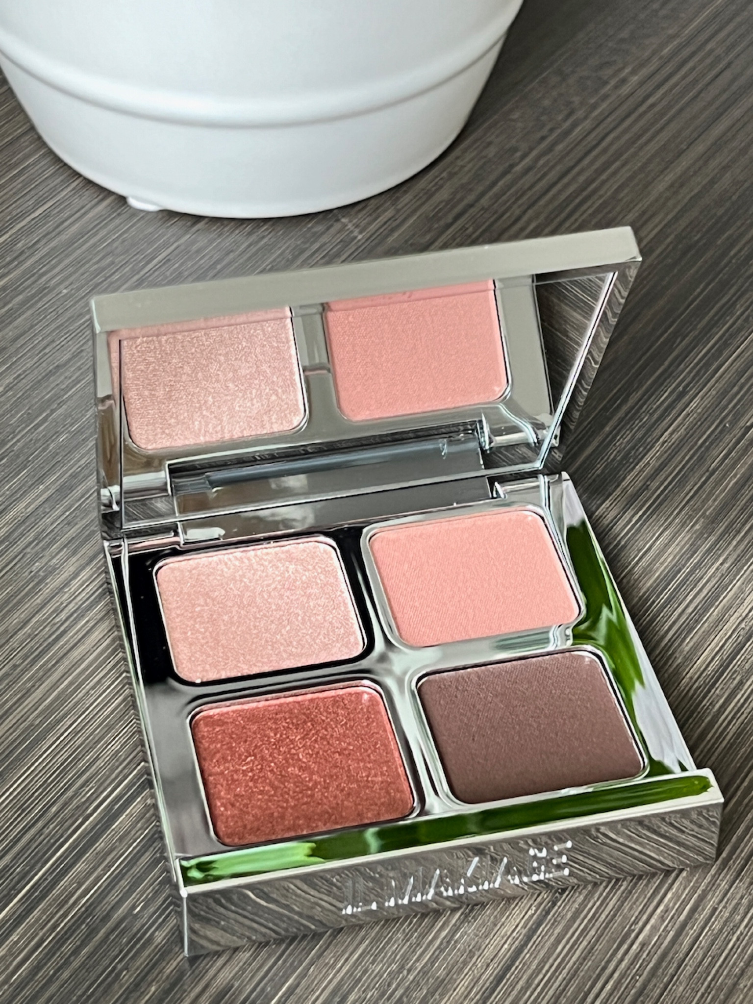 One of my favorite makeup brands is IL MAKIAGE. Love this warm toned eyeshadow quad that has a new hybrid formula. Each shade glides like a cream, blends like a liquid, and finishes like a powder. There are several different palettes available as well as other fantastic quality makeup and skincare.
#beautyover50 #productreview #giftsforher #summermakeup

#LTKOver40 #LTKBeauty #LTKStyleTip