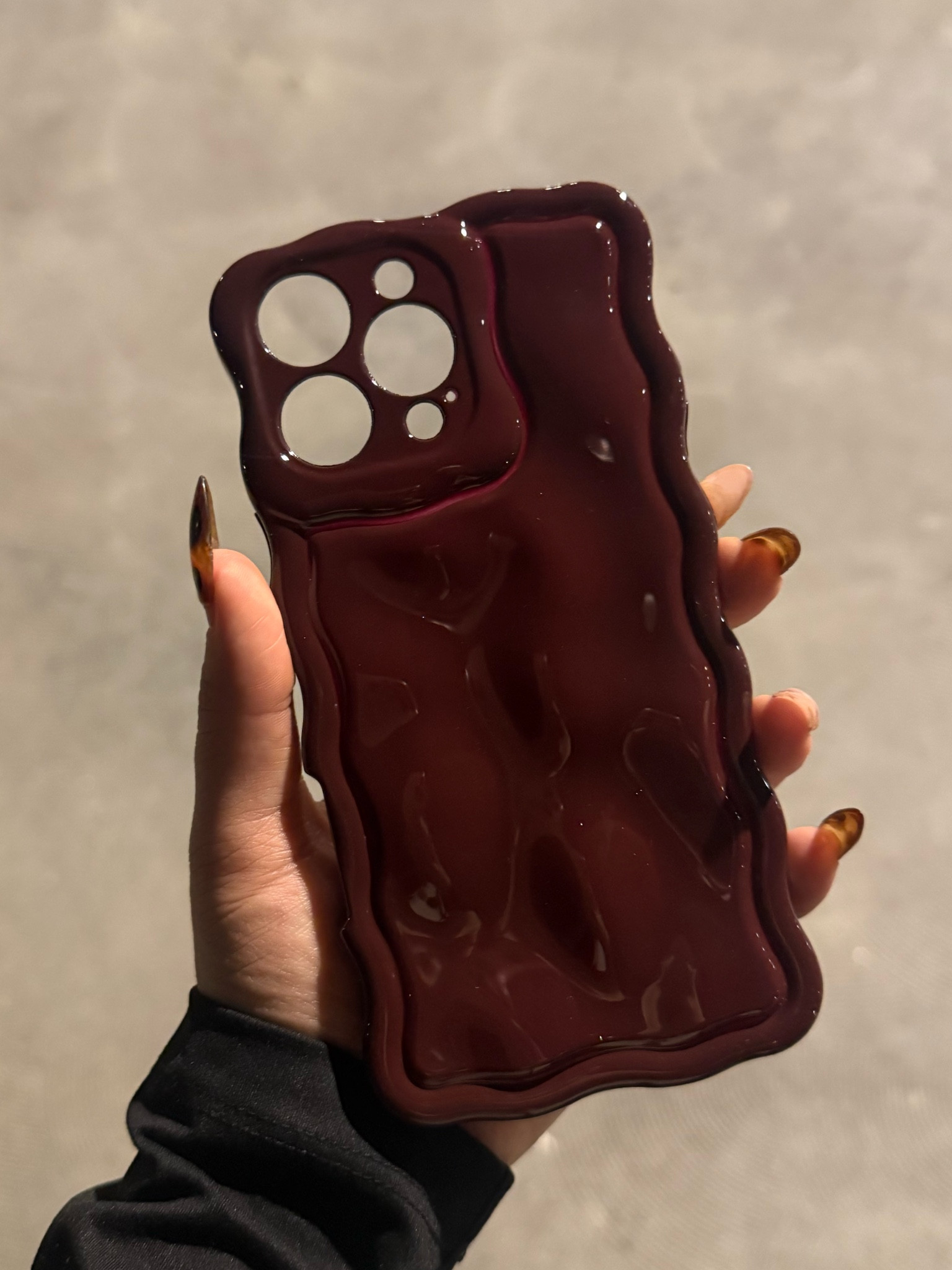 New phone case for the Fall & Winter time 🍷✨