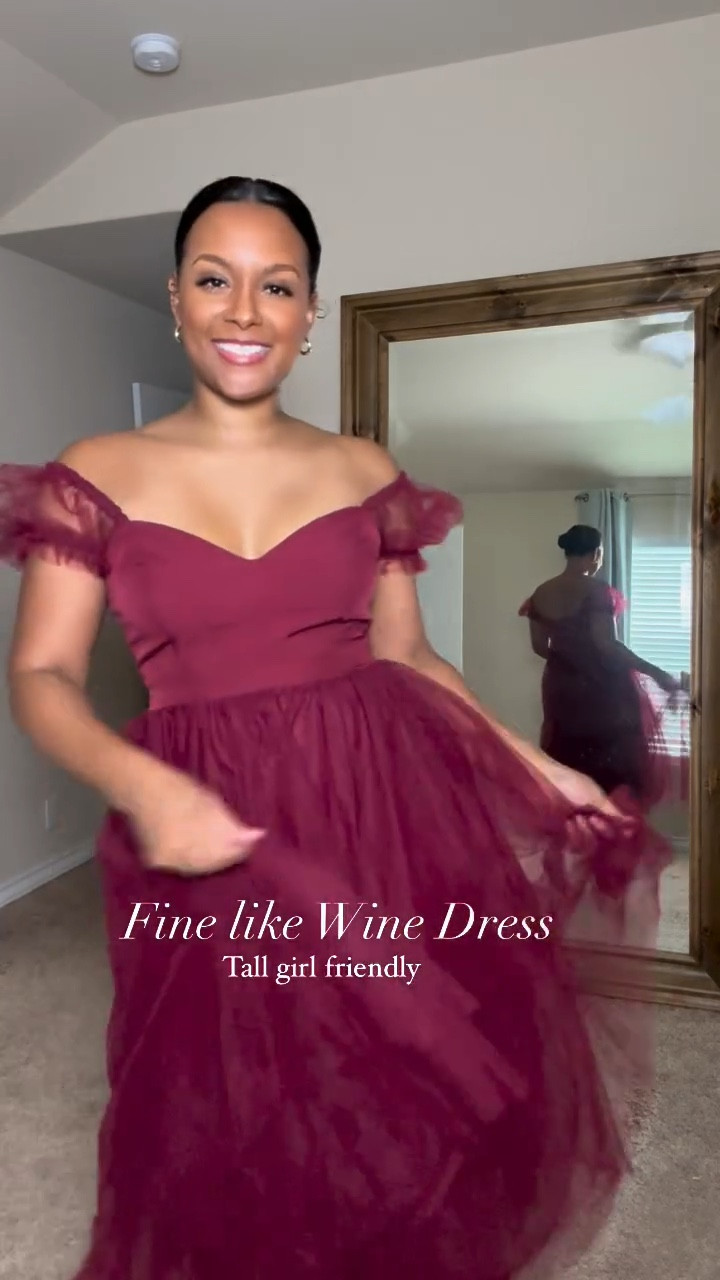Fine like Wine Dress 😍

This is an a-line with tulle dress. So you can eat what you want and feel beautifully comfortable 😉

Definitely tall girl friendly! 
I’m 5’9 and I bought a medium 💁🏽‍♀️

Click the link in my bio for this dress (LTK)👇🏾

#drjdesiree #jdesireerodriguez #tallwomensclothing #lulusfashion #tallgirlproblems #tallgirlfashion #tallwomen