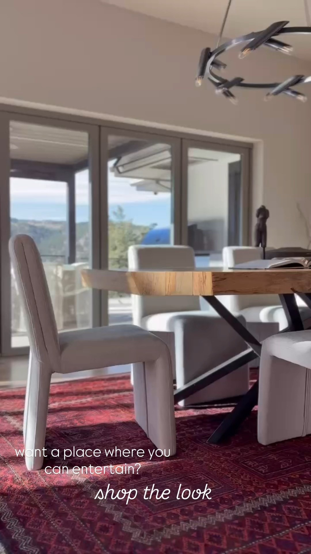 When the lighting hits just right 😍
#diningroom #chair #rug #decor #home #sculpture 

 

#LTKHome #LTKStyleTip #LTKU