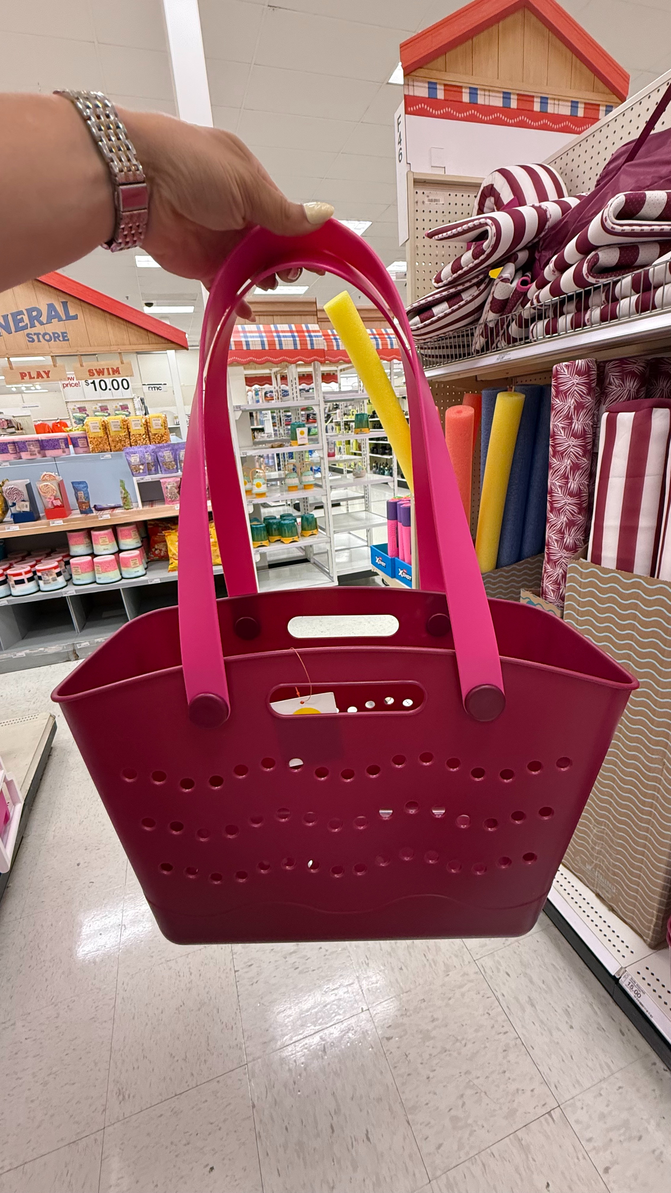 Be honest… would you grab this in every color? 🩷 🎯

 

 #LTKmomlife #LTKHome