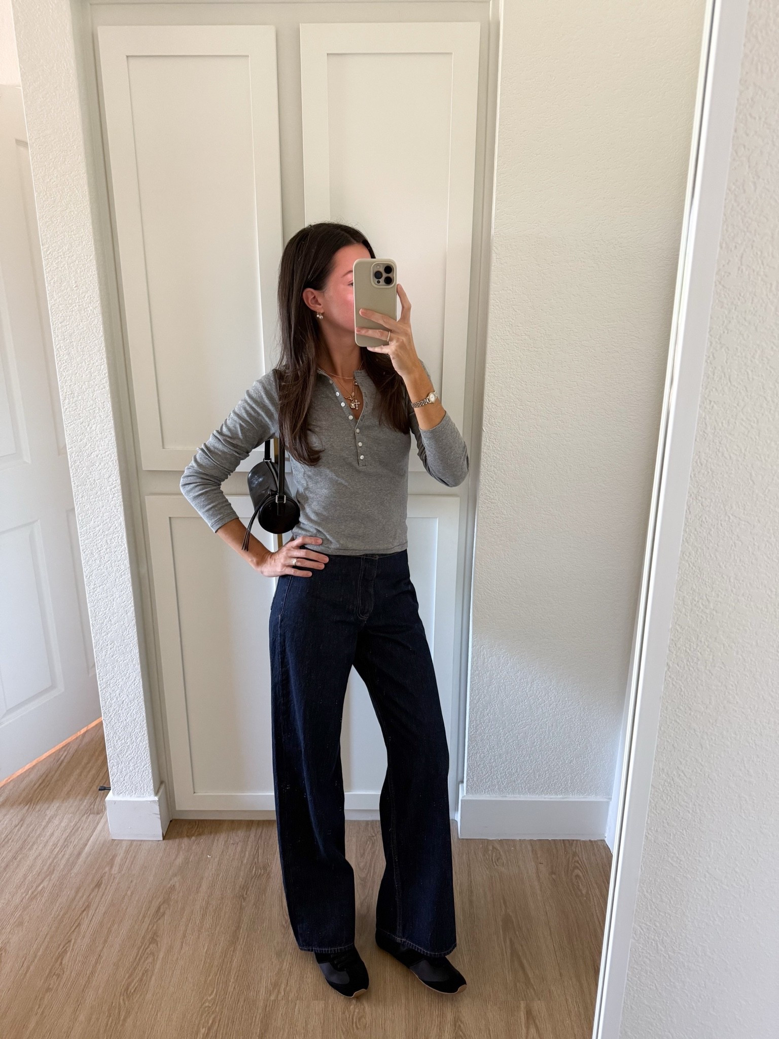 Friday outfit! I am 5’7” wearing size 25 regular at length in the jeans and XS in the top!