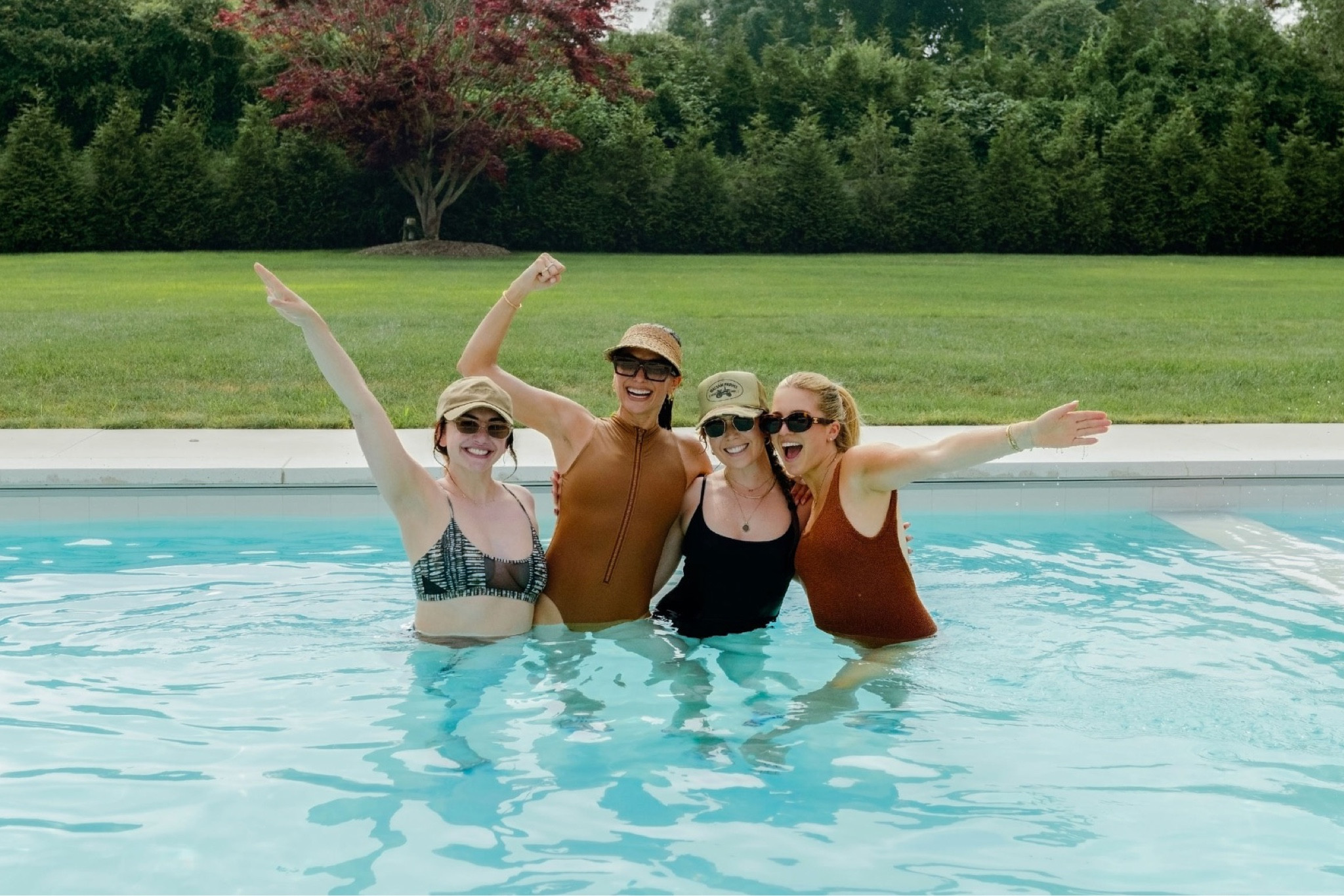 20 Min water work out with the girls!