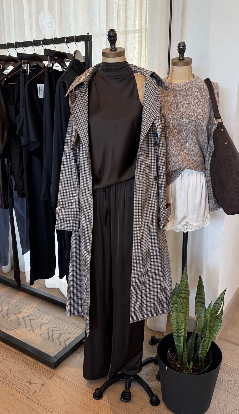New from Abercrombie 🤎 Spotted this whole outfit at LTKCon and it’s SO good for fall. Love the chocolate brown + plaid combo!

#LTKCon #LTKSeasonal #LTKdayinmylife