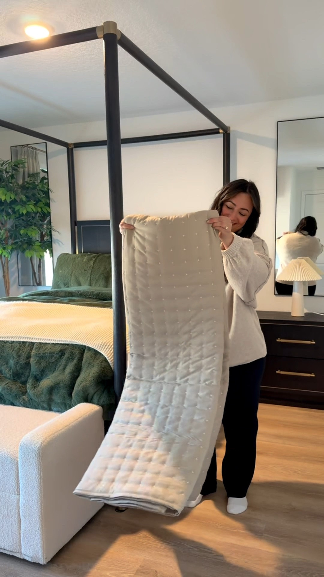 Amazon luxe cozy bedding 🫶



Bedroom fresh
Bedroom makeover
Bedding
Winter bedding
Cozy bedding
Bedroom refresh
Bedroom decor
Warm bedding
Comforter
Quilt

#LTKHome #LTKSaleAlert #LTKvlog
