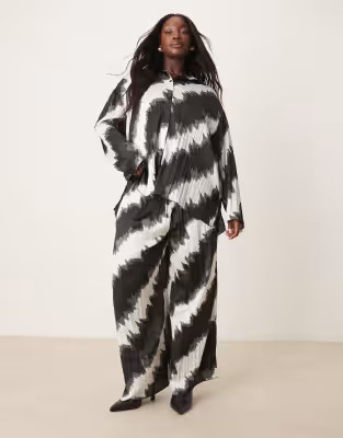 ASOS DESIGN Curve plisse relaxed shirt and pants set in mono print | ASOS (Global)