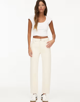 Pull&Bear basic mom jeans in sand | ASOS (Global)