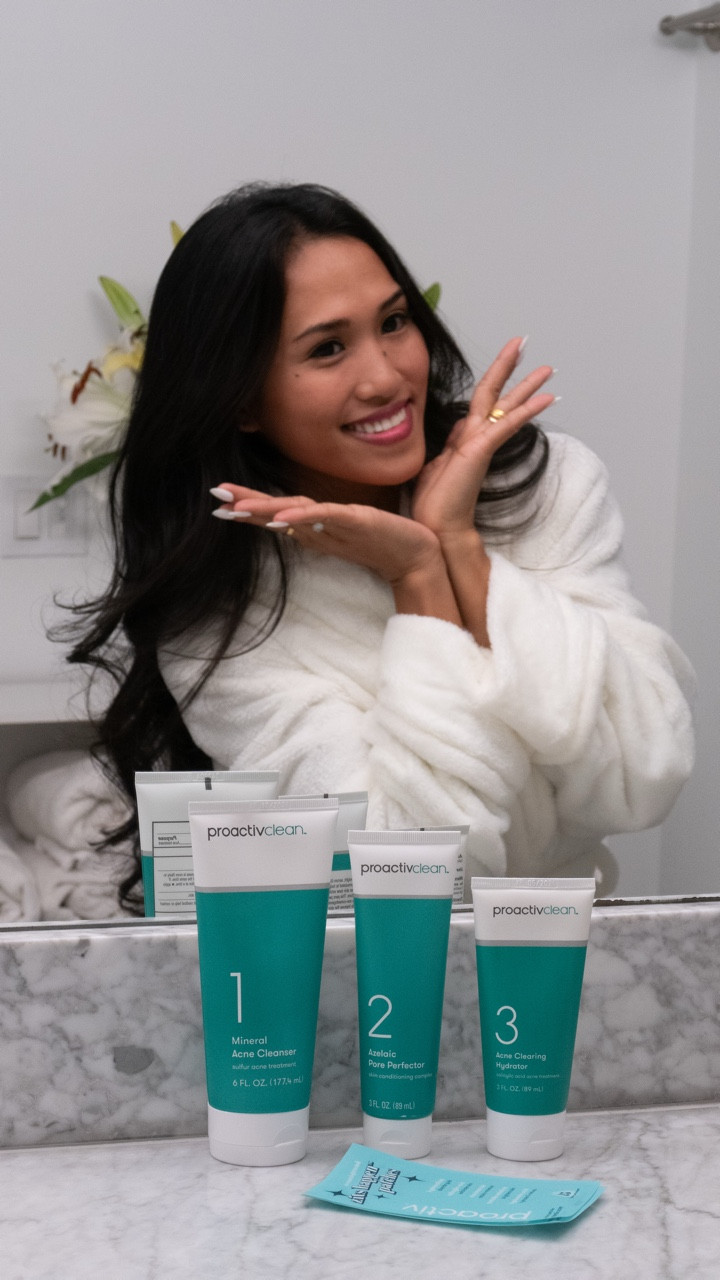 
If you have acne-prone and sensitive skin like me, you’ll love this gentle 3-step routine.
Simple, soothing, and effective — my skin feels calm and happy. x 
@proactiv
#proactivpartner

#LTKBeauty #LTKGiftGuide #LTKPetite