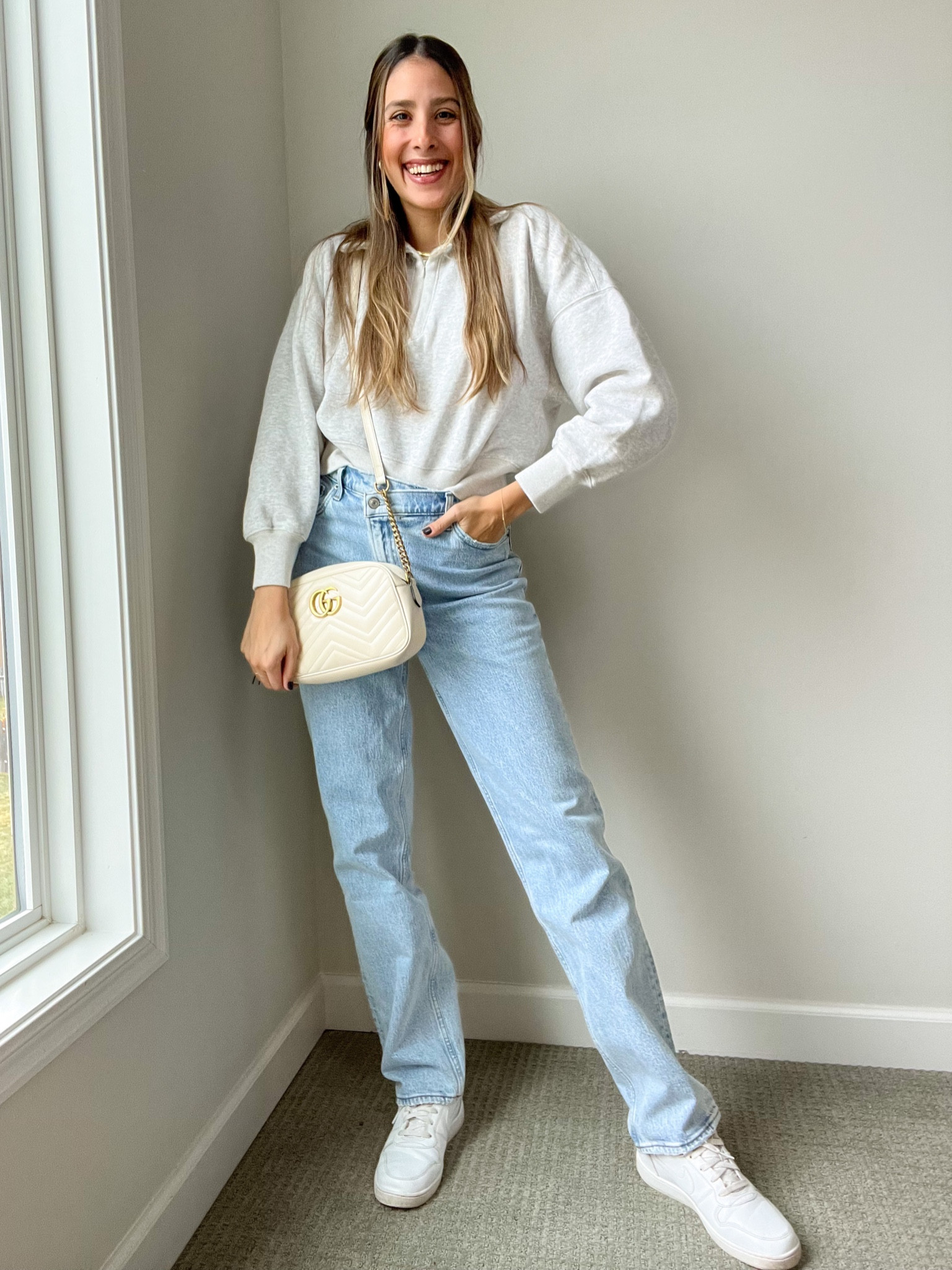 Casual and chic ✨Quarter zip sweatshirt, straight jeans and white sneakers!


#LTKxAF #LTKstyletip #LTKitbag