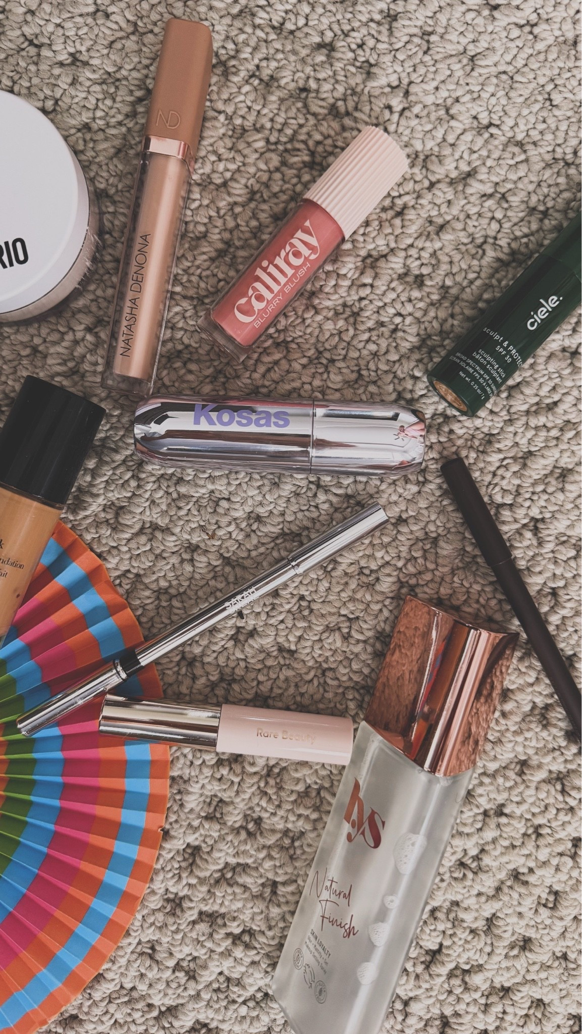 Makeup of the Day

Colors:
Armani 6.5
Concealer RN3
Bronzer: Medium 
Cali Ray Blush: Dope
Kosas Blush: Vibration 
Eye liner: Rich Cocoa
Powder: Fair Pink
Lip Liner: Cherry Cola