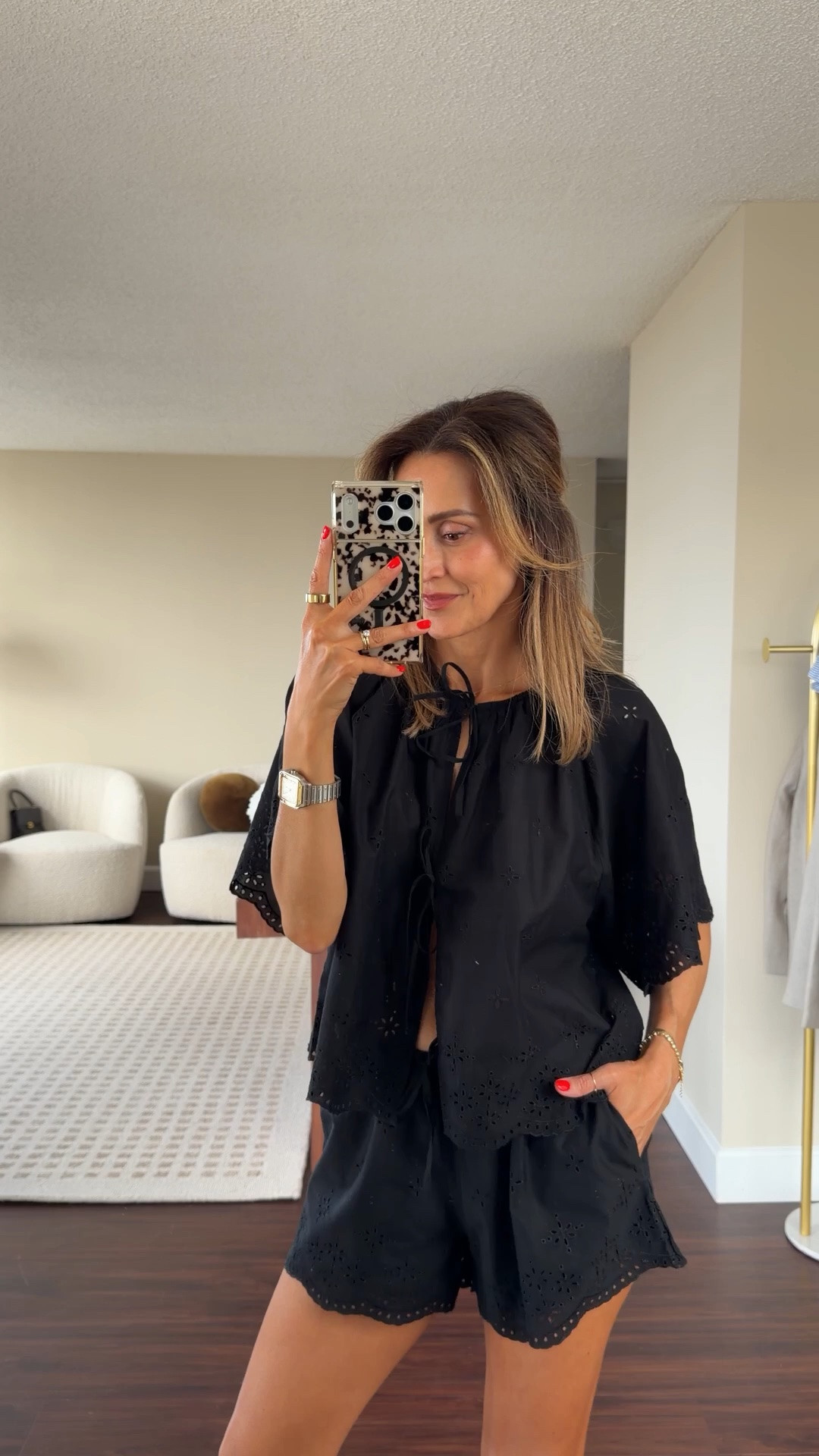 If you don’t qualify to shop now, don’t worry - the Public Sale will start later this month. Sign in to your account to build your bag now! @Aritzia #ad #aritziapartner