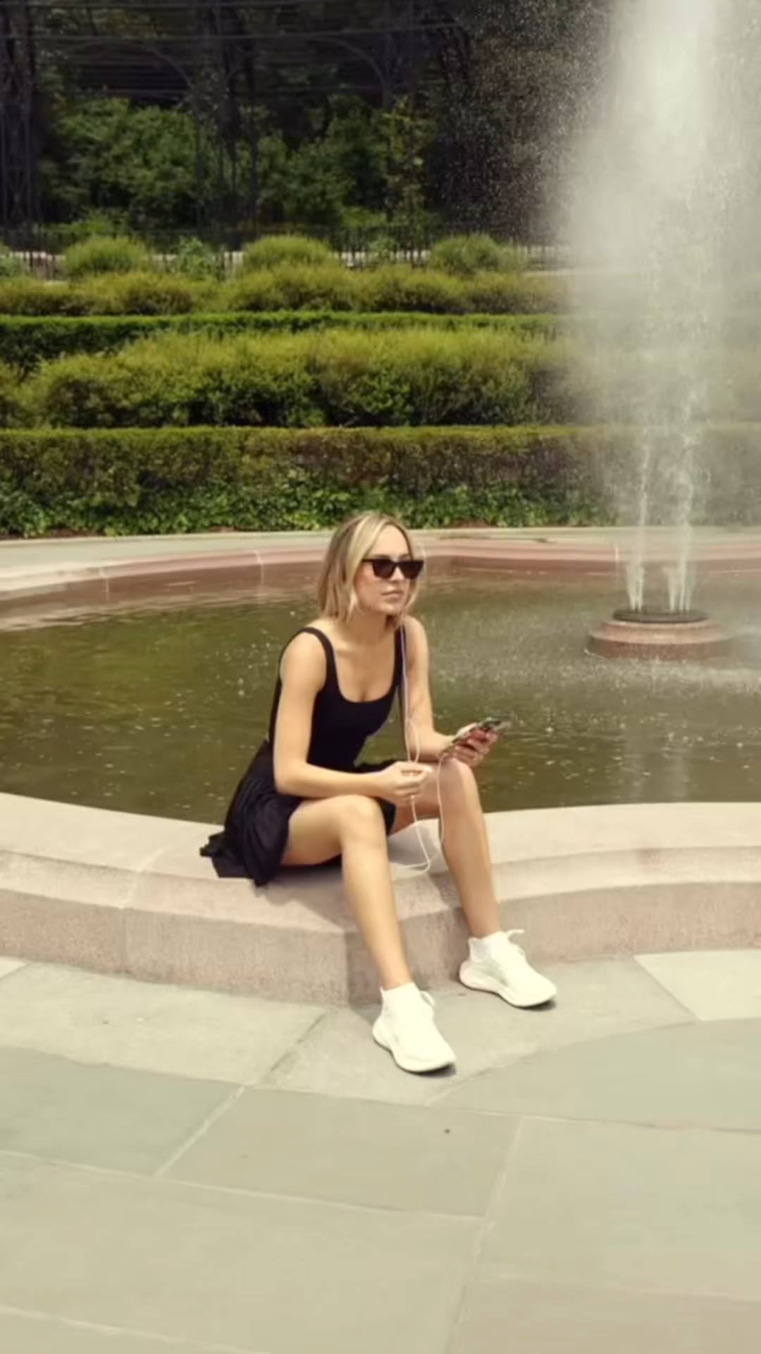 From running errands to tennis lessons, the @vsxofficial collection by @victoriassecret has the perfect pieces for summer #VSPartner