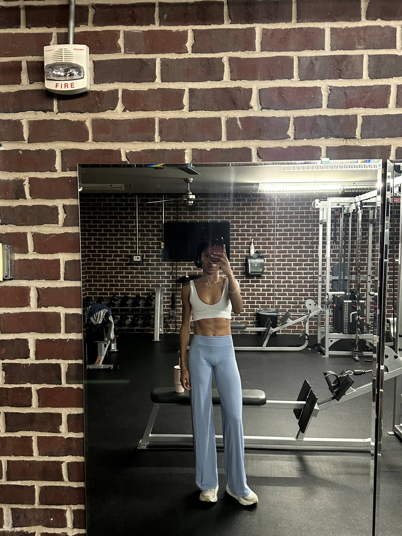 Tall friendly straight leggings in granite blue + comes in other lengths 🩵 (wearing 35” inseam ) 
Size: xs 