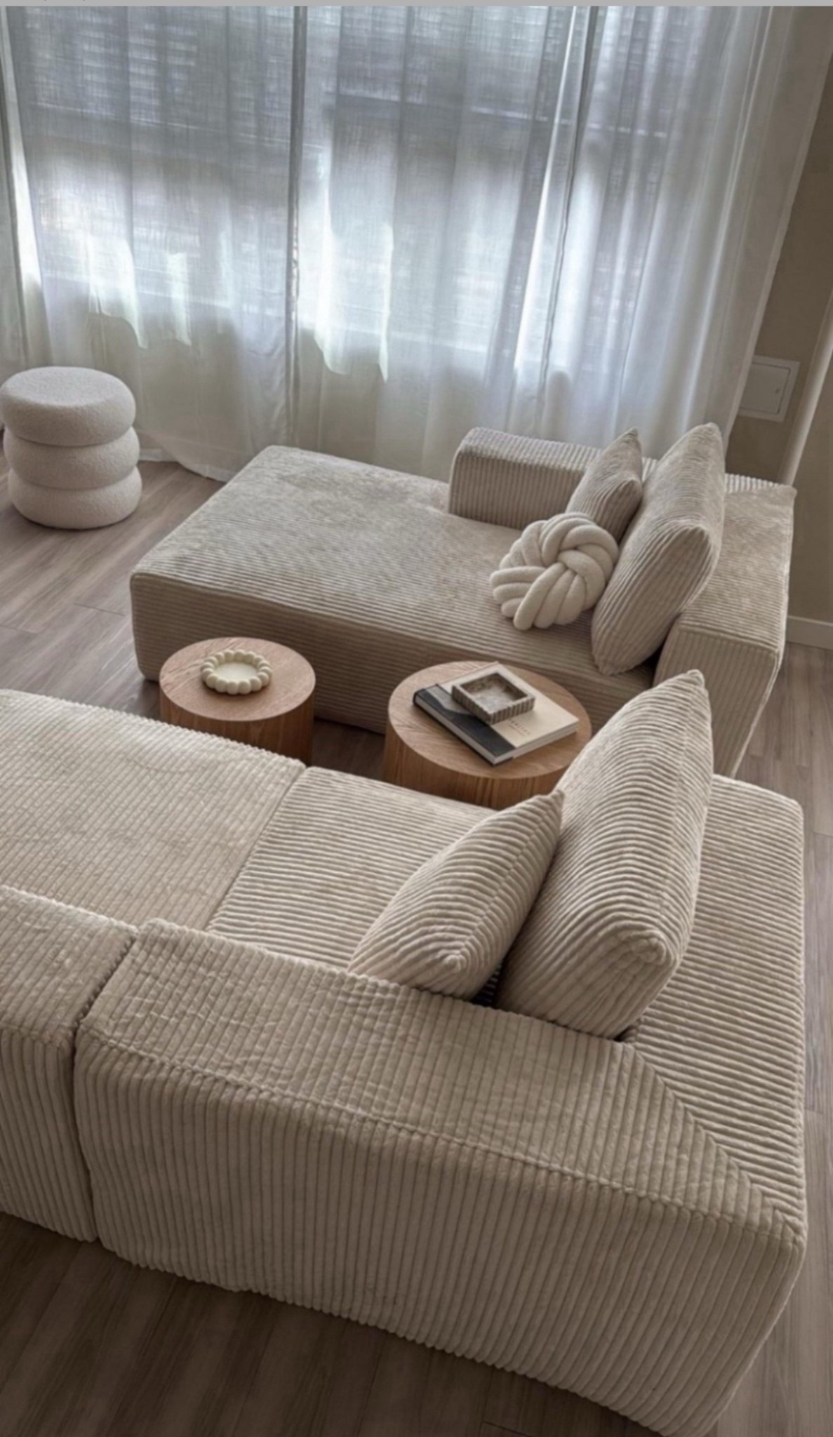 no assembly needed.  comfortable self inflating modular sofa.  
update: had it for 1,5 years.  still in PERFECT shape.  best thing i ever bought.  linked exact dude tables too

neutral home, assembly free sofa, cloud sofa, modular couch , l shelf couch #modularsofa #neutralhome #smallspace #apartmentsofa #apartmentfurniture